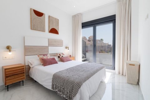 Villa for sale in Torrevieja, Alicante, Spain 3 bedrooms, 105 sq.m. No. 148909 - photo 9