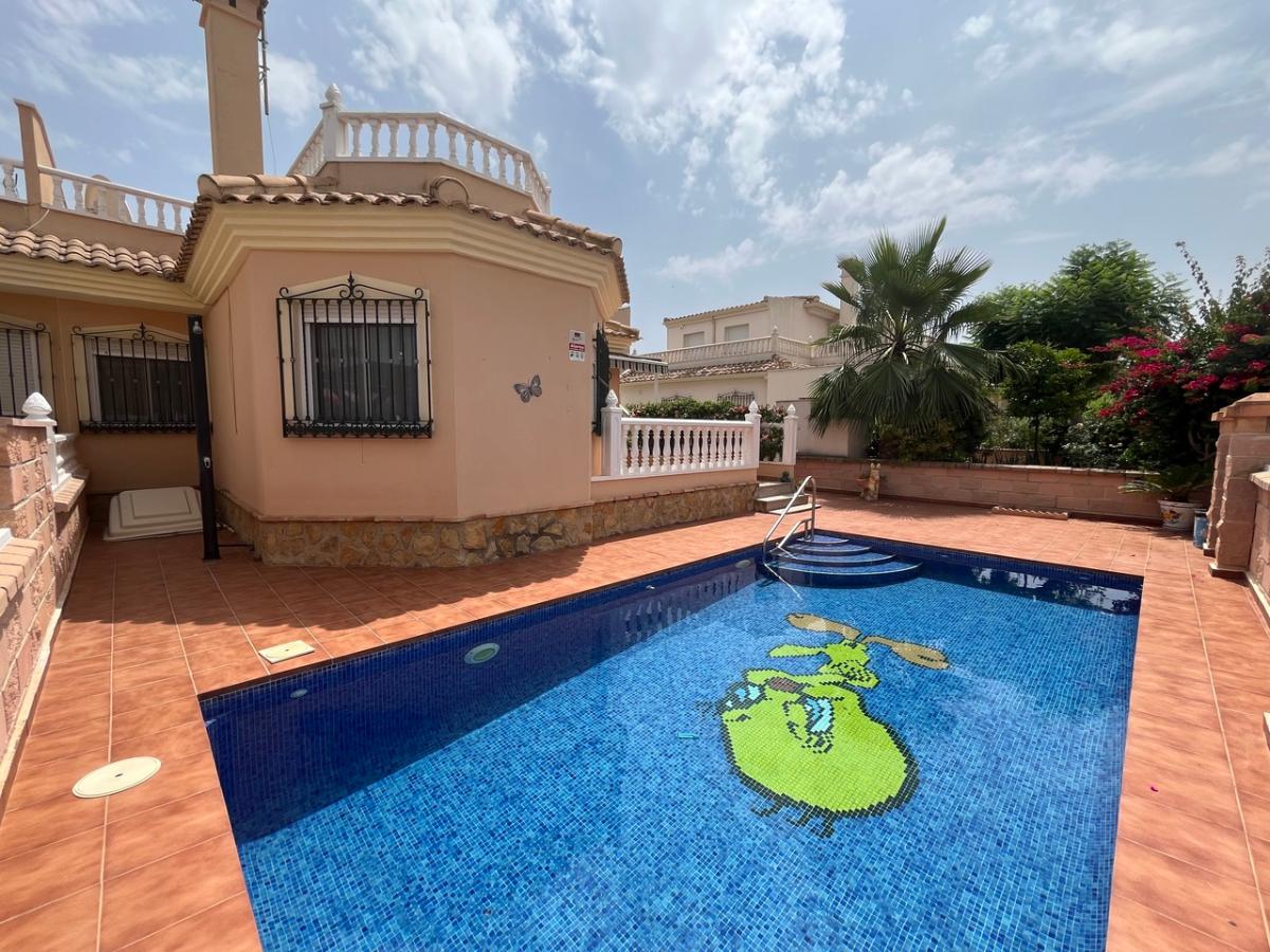 Villa a Almoradi, Alicante, Spagna 2 camere da letto, 79 mq. N° 148912