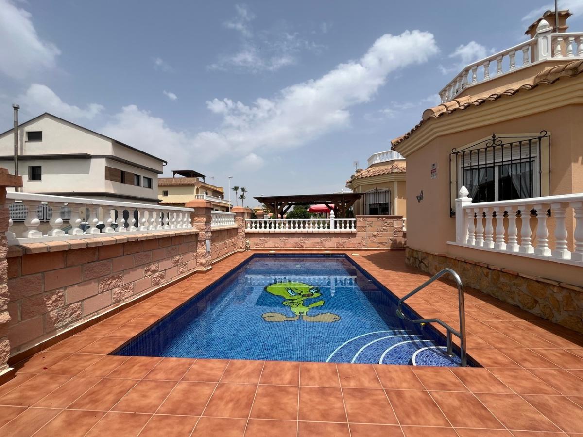 Villa a Almoradi, Alicante, Spagna 2 camere da letto, 79 mq. N° 148912