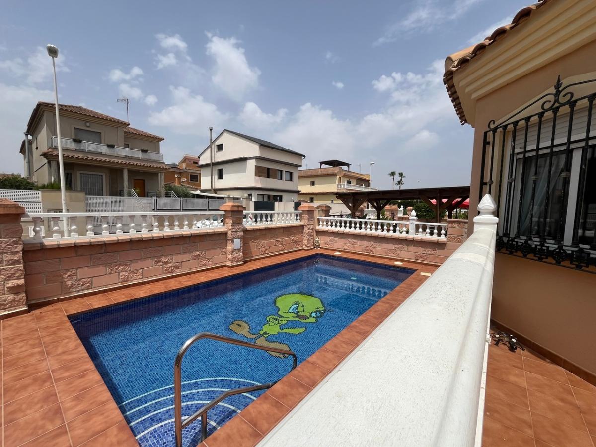 Villa a Almoradi, Alicante, Spagna 2 camere da letto, 79 mq. N° 148912