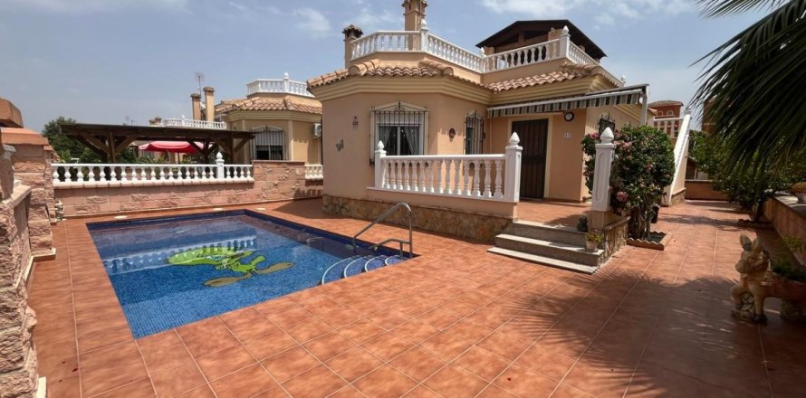 Villa in Almoradi, Alicante, Spain 2 bedrooms, 79 sq.m. No. 148912