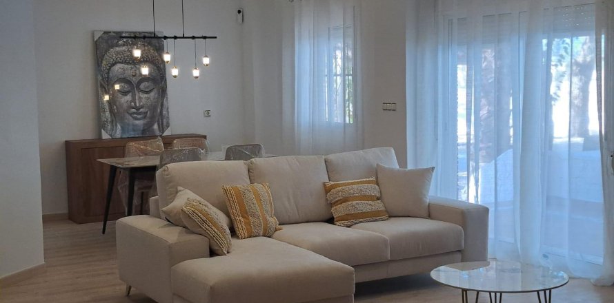 Villa a Los Desamparados, Alicante, Spagna 5 camere da letto, 12000 mq. N° 142500