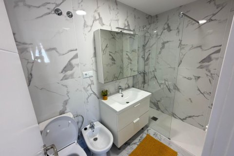 Kaupunkipientalo myytävänä Cabo Cervera-Playa la Mata, Alicante, Espanja, 4 makuuhuonetta, 110 m2 No. 142496 - kuva 14