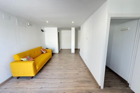 Kaupunkipientalo myytävänä Cabo Cervera-Playa la Mata, Alicante, Espanja, 4 makuuhuonetta, 110 m2 No. 142496 - kuva 3