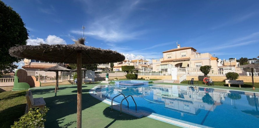 Kaupunkipientalo Cabo Cervera-Playa la Mata, Alicante, Espanja 4 makuuhuonetta, 110 m2 No. 142496