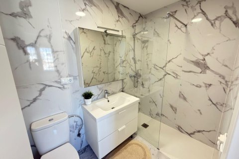 Kaupunkipientalo myytävänä Cabo Cervera-Playa la Mata, Alicante, Espanja, 4 makuuhuonetta, 110 m2 No. 142496 - kuva 22