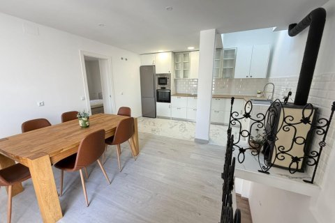 Kaupunkipientalo myytävänä Cabo Cervera-Playa la Mata, Alicante, Espanja, 4 makuuhuonetta, 110 m2 No. 142496 - kuva 5