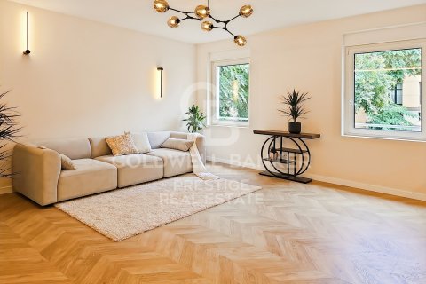 Apartamento en venta en Barcelona, España 3 dormitorios, 97 m2 No. 157681 - foto 4