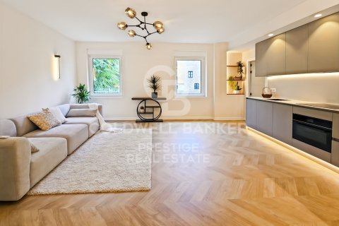 Apartamento en Barcelona, España 3 dormitorios, 97 m2 No. 157681