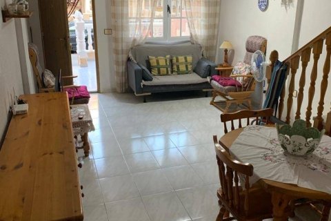 Villetta a schiera a Torre de la Horadada, Alicante, Spagna 4 camere da letto, 130 mq. N° 155611