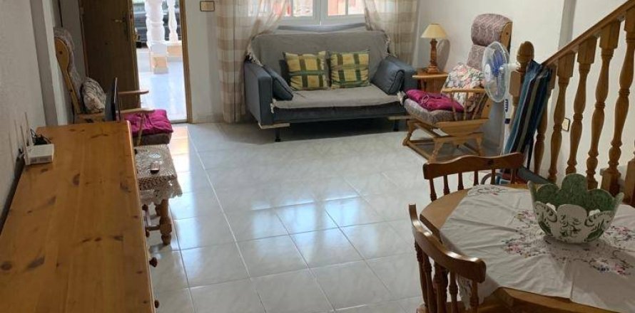 Villetta a schiera a Torre de la Horadada, Alicante, Spagna 4 camere da letto, 130 mq. N° 155611