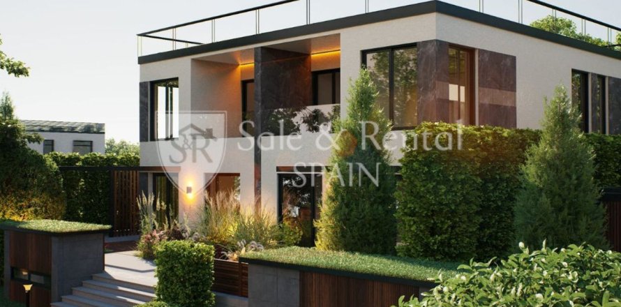 House in Lloret de Mar, Girona, Spain 3 bedrooms, 350 sq.m. No. 166379