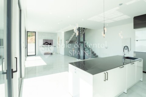 House for sale in Lloret de Mar, Girona, Spain 3 bedrooms, 270 sq.m. No. 166378 - photo 14