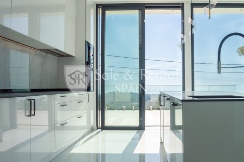 House for sale in Lloret de Mar, Girona, Spain 3 bedrooms, 270 sq.m. No. 166378 - photo 13