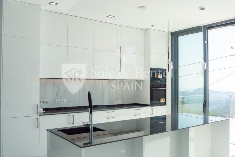 House for sale in Lloret de Mar, Girona, Spain 3 bedrooms, 270 sq.m. No. 166378 - photo 11