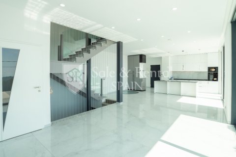 House for sale in Lloret de Mar, Girona, Spain 3 bedrooms, 270 sq.m. No. 166378 - photo 4