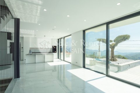 House for sale in Lloret de Mar, Girona, Spain 3 bedrooms, 270 sq.m. No. 166378 - photo 8