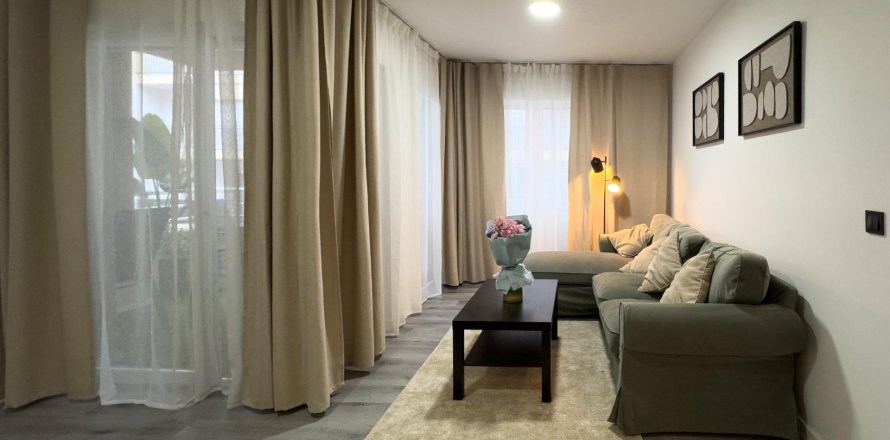 Apartamento en Torrevieja, Alicante, España 2 dormitorios, 80 m2 No. 189720