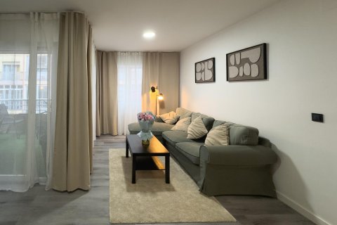 Apartamento en venta en Torrevieja, Alicante, España 2 dormitorios, 80 m2 No. 189720 - foto 2