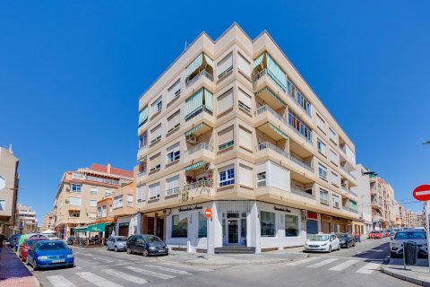 Apartment for sale in Torrevieja, Alicante, Spain 4 bedrooms, 116 sq.m. No. 189722 - photo 13