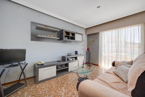 Apartment for sale in Torrevieja, Alicante, Spain 4 bedrooms, 116 sq.m. No. 189722 - photo 5