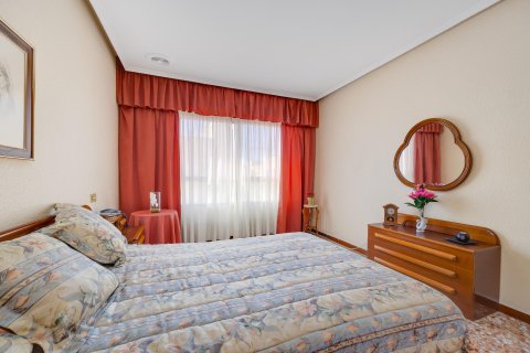 Apartment for sale in Torrevieja, Alicante, Spain 4 bedrooms, 116 sq.m. No. 189722 - photo 19