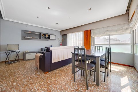 Apartment for sale in Torrevieja, Alicante, Spain 4 bedrooms, 116 sq.m. No. 189722 - photo 4