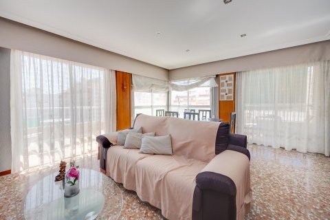 Apartment for sale in Torrevieja, Alicante, Spain 4 bedrooms, 116 sq.m. No. 189722 - photo 2