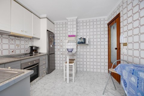 Apartment for sale in Torrevieja, Alicante, Spain 4 bedrooms, 116 sq.m. No. 189722 - photo 10