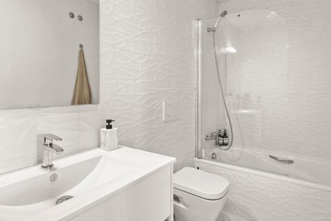 Apartamento en venta en Alicante, España 2 dormitorios, 85 m2 No. 189723 - foto 8
