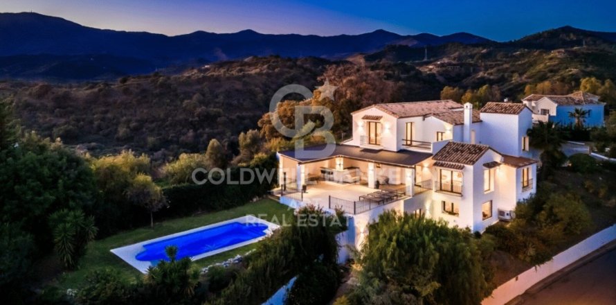 Villa i Estepona, Malaga, Spanien 5 sovrum, 522 kvm. Nr. 159070