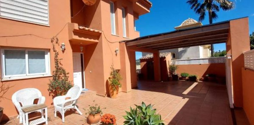 Villa a Calpe, Alicante, Spagna 4 camere da letto, 257 mq. N° 194990