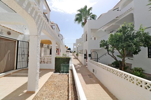 Bungalow en venta en Torrevieja, Alicante, España 3 dormitorios, 80 m2 No. 194988 - foto 3