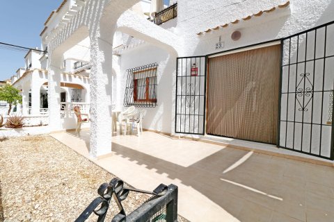 Bungalow en Torrevieja, Alicante, España 3 dormitorios, 80 m2 No. 194988
