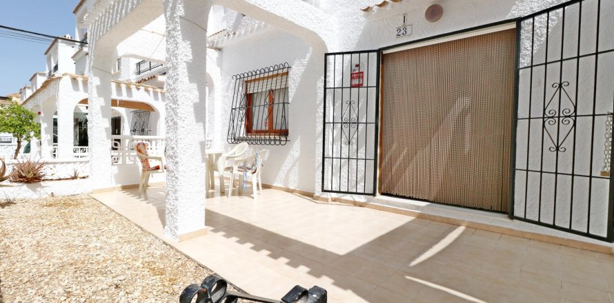 Bungalow en Torrevieja, Alicante, España 3 dormitorios, 80 m2 No. 194988