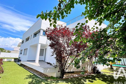 House in Alicante, Spain 7 bedrooms, 750 sq.m. No. 188500