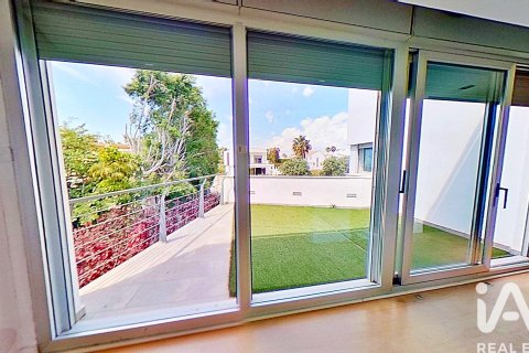 House for rent in Alicante, Spain 7 bedrooms, 750 sq.m. No. 188500 - photo 5