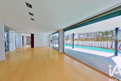 House for rent in Alicante, Spain 7 bedrooms, 750 sq.m. No. 188500 - photo 18