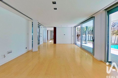 House for rent in Alicante, Spain 7 bedrooms, 750 sq.m. No. 188500 - photo 14