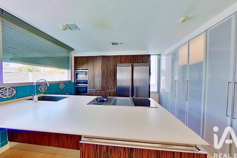 House for rent in Alicante, Spain 7 bedrooms, 750 sq.m. No. 188500 - photo 20