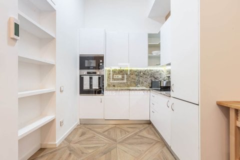 Huoneisto myytävänä Barcelona, Espanja, 2 makuuhuonetta, 99 m2 No. 150473 - kuva 11