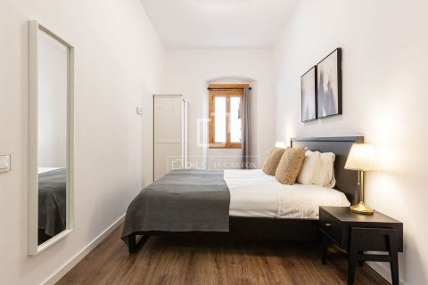 Huoneisto myytävänä Barcelona, Espanja, 2 makuuhuonetta, 99 m2 No. 150473 - kuva 19