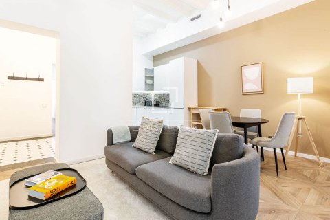 Huoneisto myytävänä Barcelona, Espanja, 2 makuuhuonetta, 99 m2 No. 150473 - kuva 3
