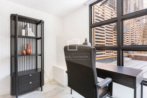 Huoneisto myytävänä Barcelona, Espanja, 2 makuuhuonetta, 99 m2 No. 150473 - kuva 8