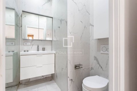 Huoneisto myytävänä Barcelona, Espanja, 2 makuuhuonetta, 99 m2 No. 150473 - kuva 22