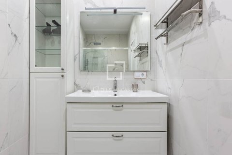 Huoneisto myytävänä Barcelona, Espanja, 2 makuuhuonetta, 99 m2 No. 150473 - kuva 16