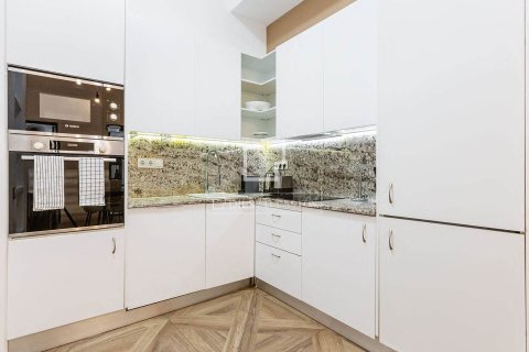 Huoneisto myytävänä Barcelona, Espanja, 2 makuuhuonetta, 99 m2 No. 150473 - kuva 12
