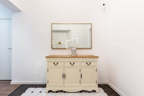 Huoneisto myytävänä Barcelona, Espanja, 2 makuuhuonetta, 99 m2 No. 150473 - kuva 25