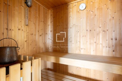 Villa for sale in Cabrils, Barcelona, Spain 4 bedrooms, 292 sq.m. No. 150471 - photo 16