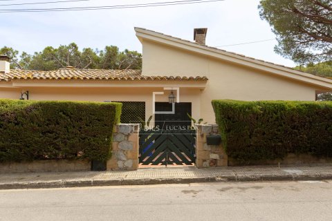 Villa for sale in Cabrils, Barcelona, Spain 4 bedrooms, 292 sq.m. No. 150471 - photo 18